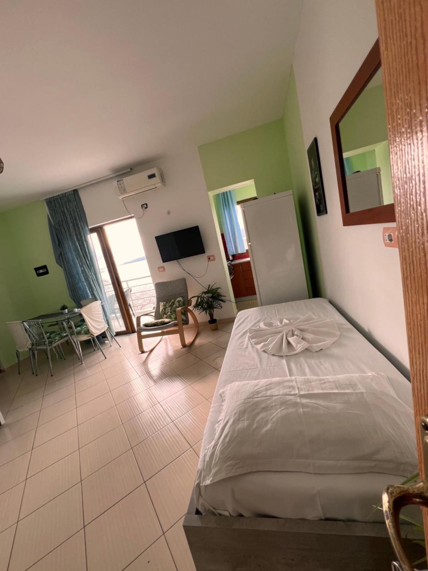 Majki Beach Apartments ساراندا المظهر الخارجي الصورة