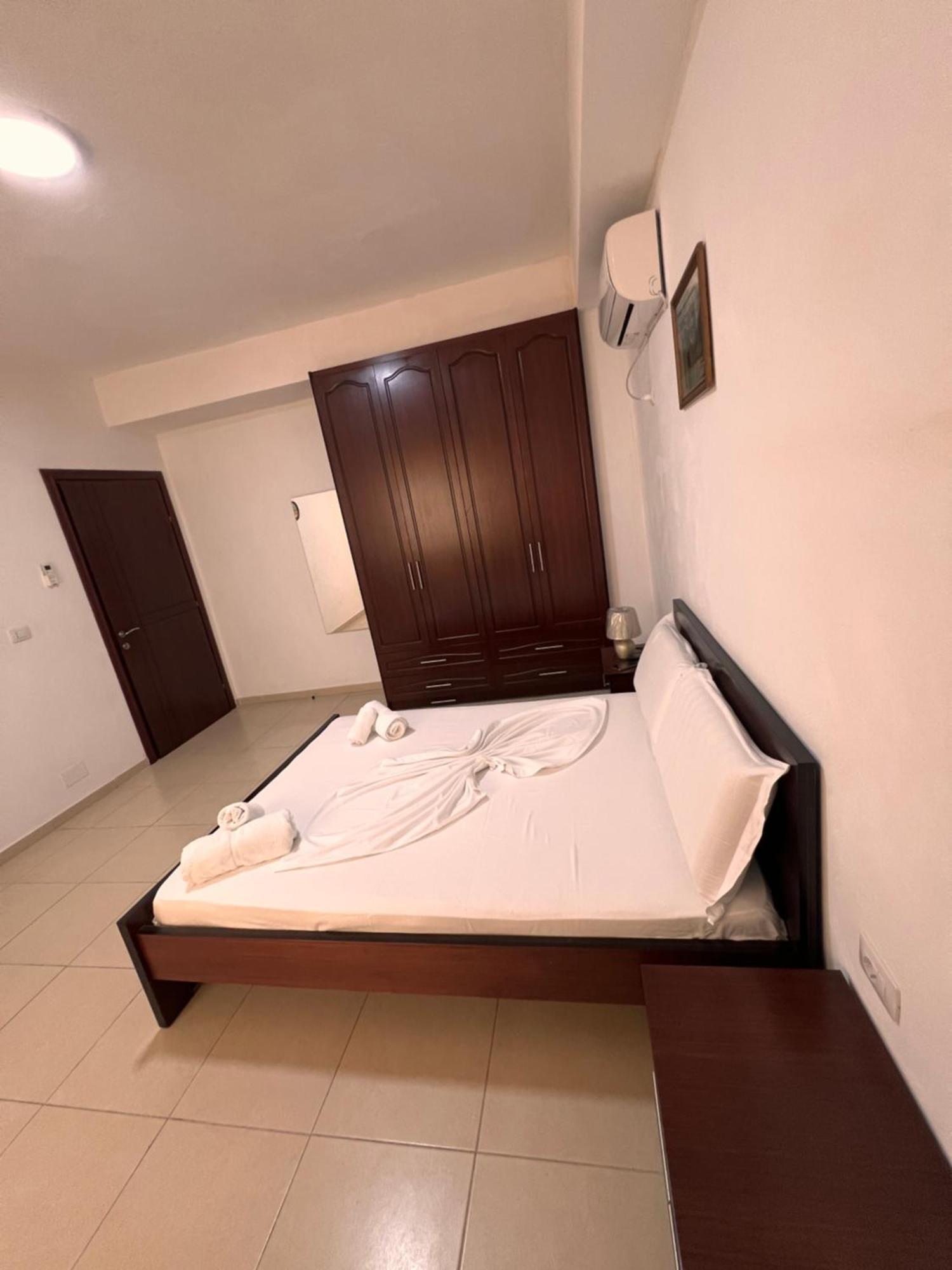 Majki Beach Apartments ساراندا المظهر الخارجي الصورة
